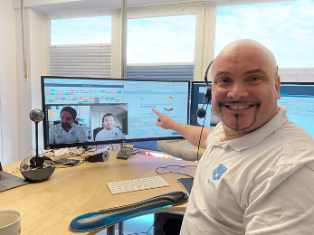 Geschäftsführer Saban Ünlü in der Videokonferenz mit den Kollegen beim #WirVsVirus-Hackathon